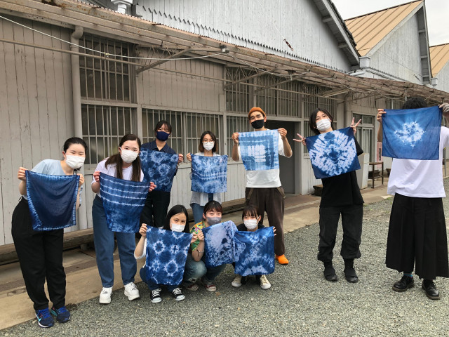 群馬県桐生市 織物参考館 ”紫”での藍染体験